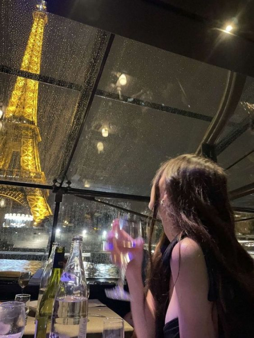 Need models in Paris!
