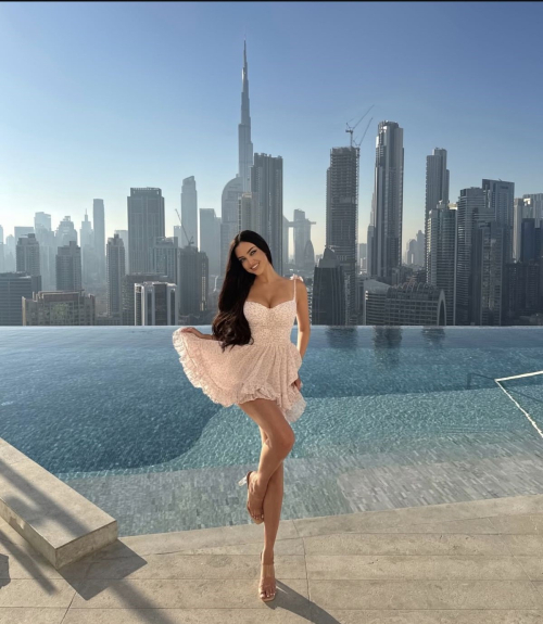 I�m looking for a model in Dubai for a long‑term collaboration.